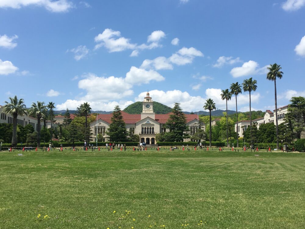 卒業大学のキャンパスの写真